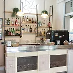 Hotel Gladys
